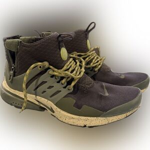 Nike Air Mid Presto Utility Mens Size 9 . Hardly Worn!